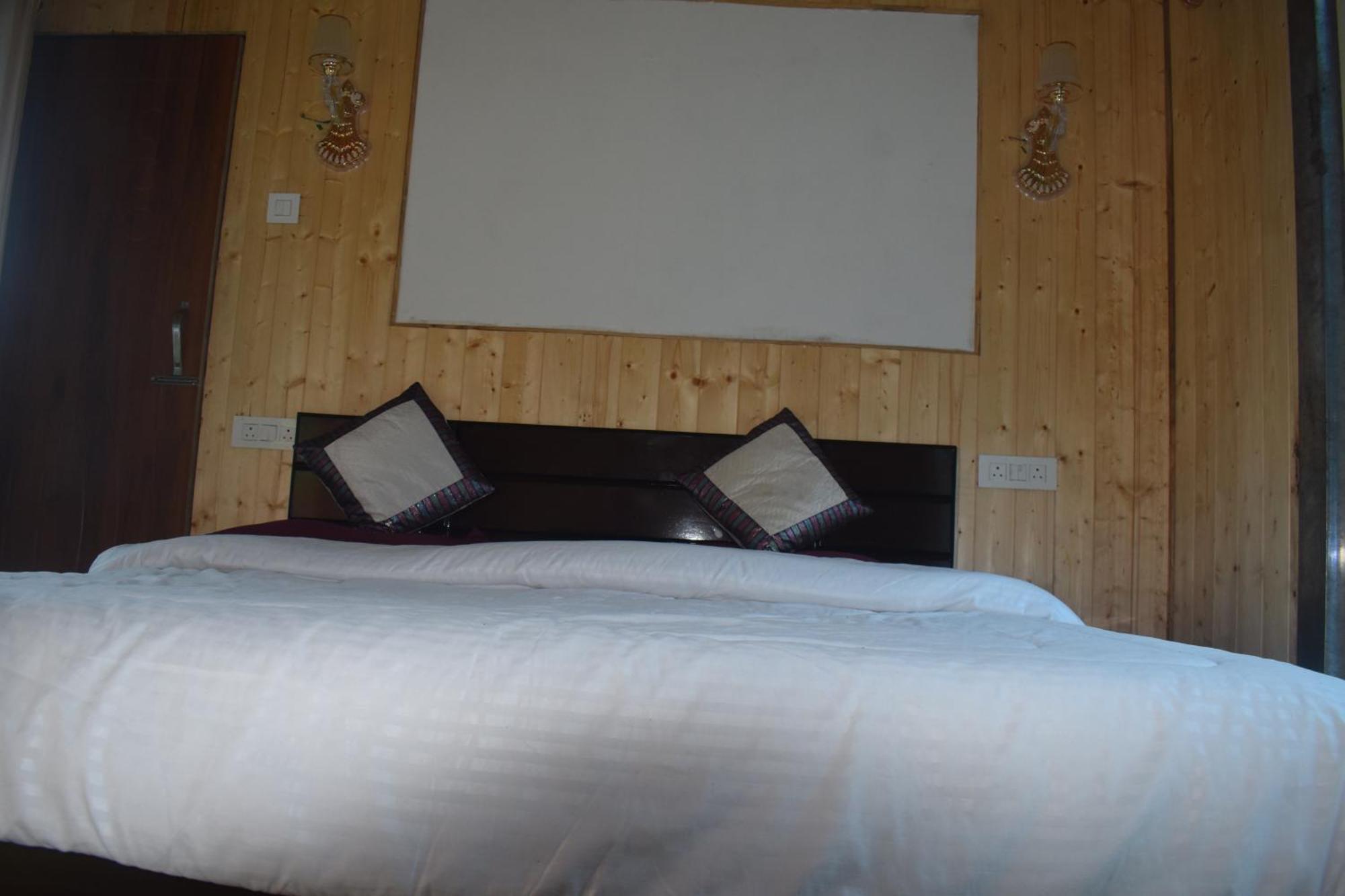 Himrab Chopta Resort Bagian luar foto